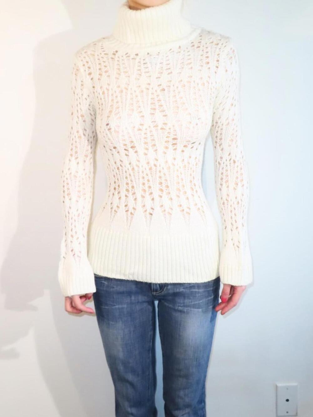 Charlotte Russe Women's Cream Sweatshirt